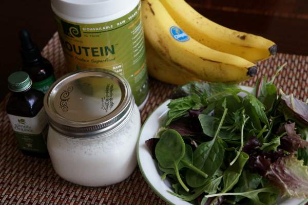 DSC00943-Almond-milk-smoothie-Optm