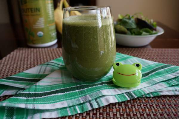 DSC00944-Almond-milk-smoothie-Optm